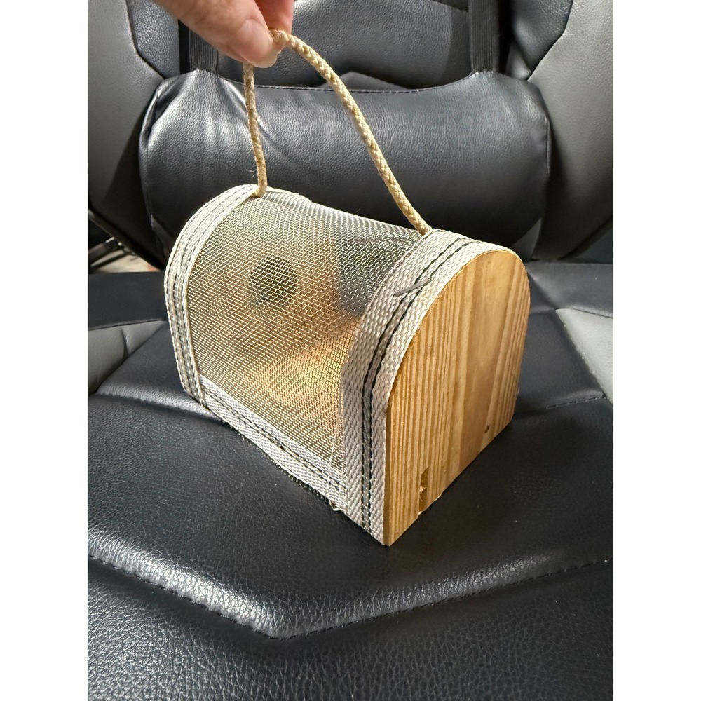 Vintage Style Wooden Cricket Cage Insect Habitat Mesh Bait Box with Rope Handle